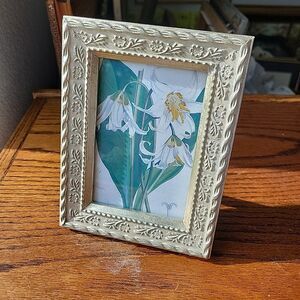 Vtg ornate silver resin wood photo frame 3.5 x 5 Scrolls and floral details